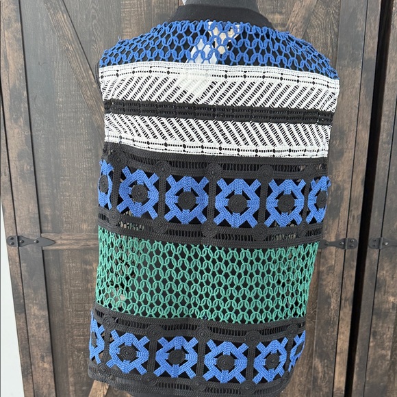 Adiva Black, Blue, Green, and White Short Sleeve Top - Picture 4 of 8